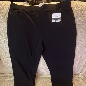 Black dressy capris